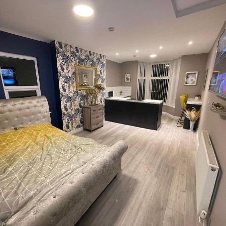 Selection Of Stylish Apartments Within Walking Distance Of Cardiff City Centre Экстерьер фото