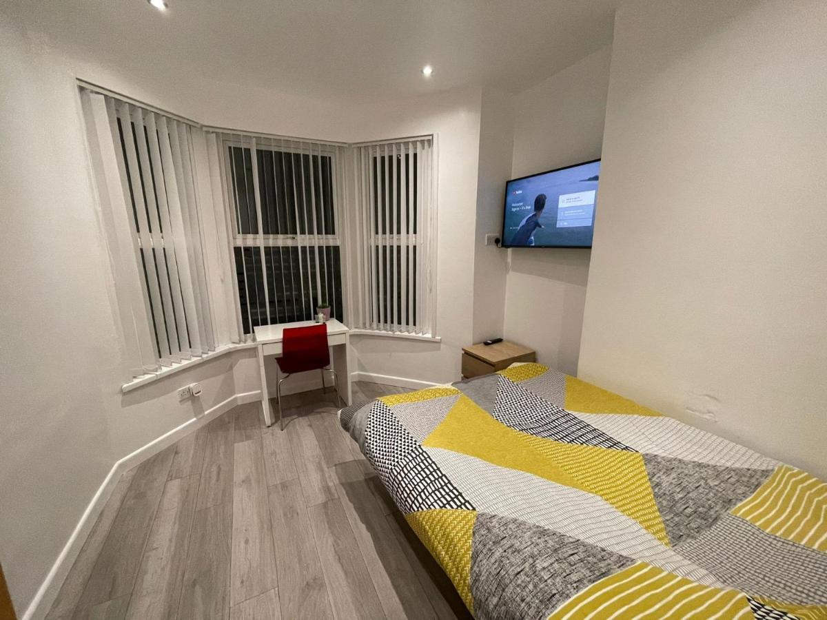 Selection Of Stylish Apartments Within Walking Distance Of Cardiff City Centre Экстерьер фото